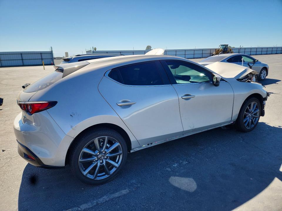 2025 MAZDA 3 PREFERRED — Фото 3 из 12