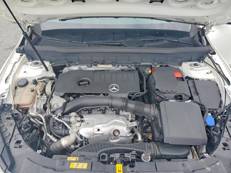 2023 MERCEDES-BENZ GLB 250 4MATIC — Фото 12 из 13