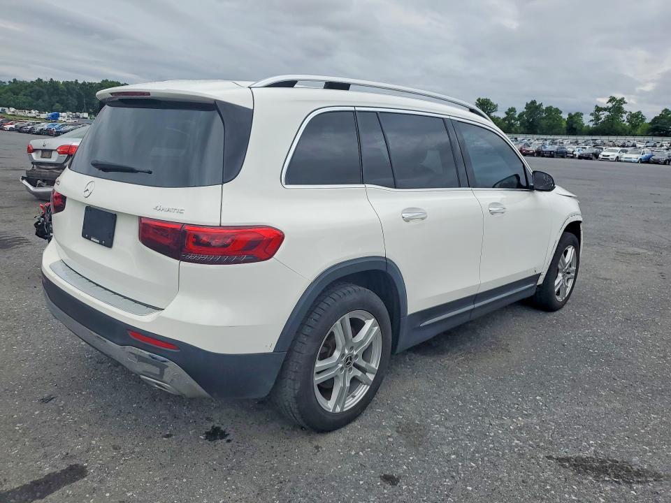 2023 MERCEDES-BENZ GLB 250 4MATIC — Фото 3 из 13