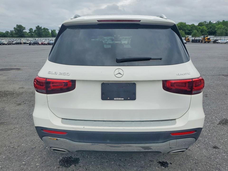 2023 MERCEDES-BENZ GLB 250 4MATIC — Фото 6 из 13
