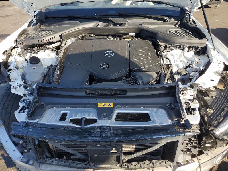 2025 MERCEDES-BENZ GLC 300 — Фото 12 из 14