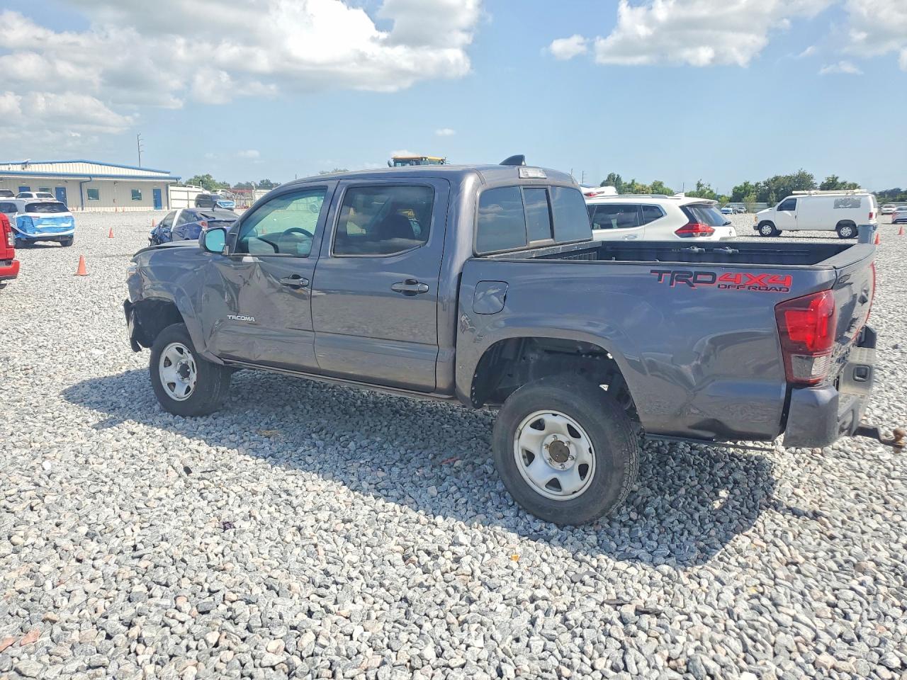 2021 TOYOTA TACOMA SR V6 — Фото 2 из 12