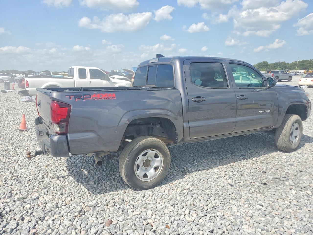 2021 TOYOTA TACOMA SR V6 — Фото 3 из 12