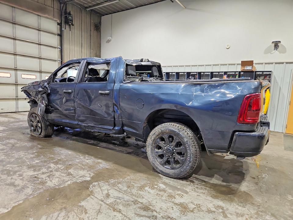 2025 RAM 2500 BIG HORN — Фото 2 из 12