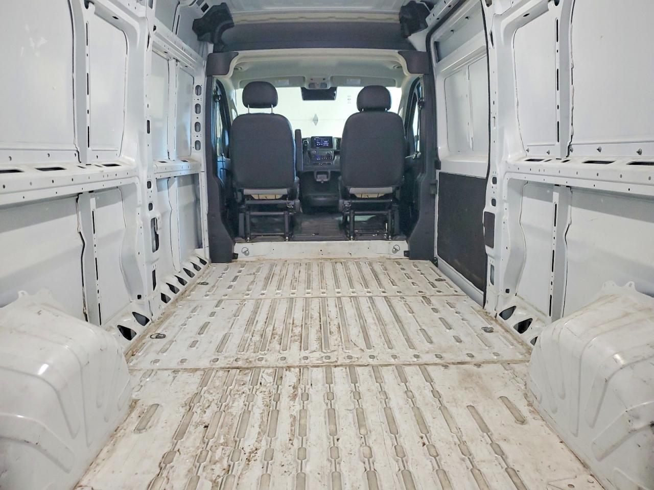 2025 RAM PROMASTER 2500 CARGO — Фото 10 из 13