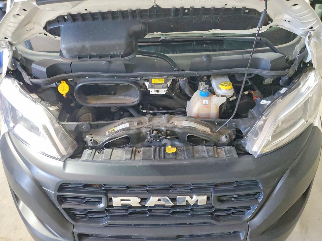 2025 RAM PROMASTER 2500 CARGO — Фото 12 из 13