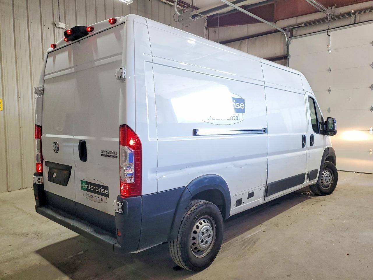 2025 RAM PROMASTER 2500 CARGO — Фото 3 из 13