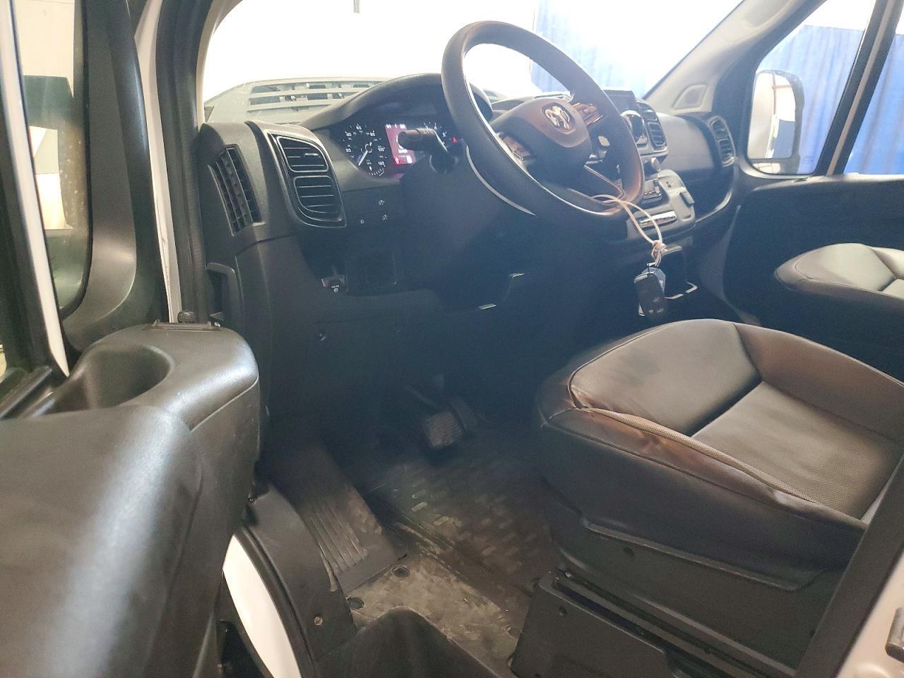 2025 RAM PROMASTER 2500 CARGO — Фото 8 из 13
