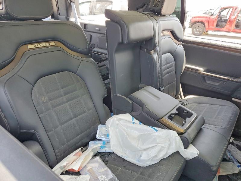 7PDSGCBP4SN065223 2025 RIVIAN R1S photo no. 12
