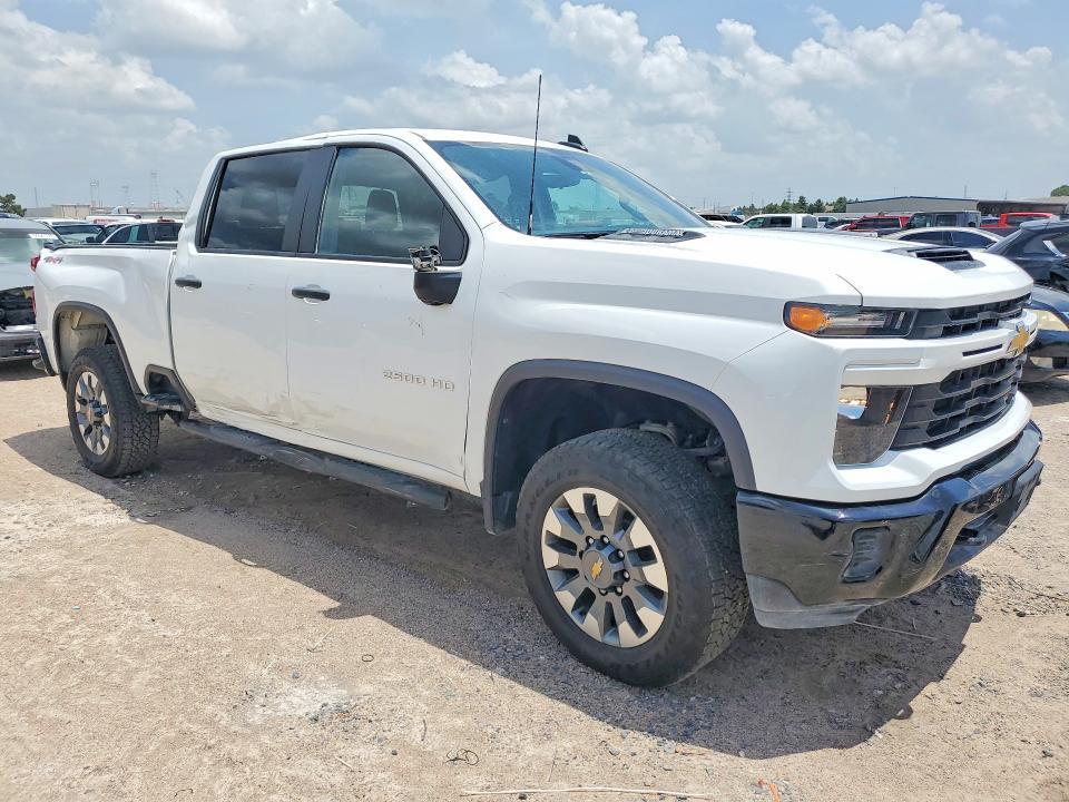 2024 CHEVROLET SILVERADO K2500 CUSTOM — Фото 4 из 13