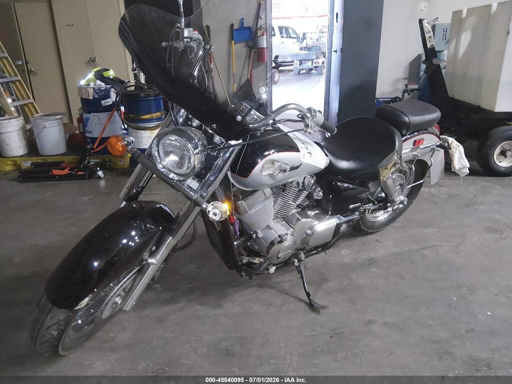 JH2RC504X4M000575 2004 HONDA VT750 photo no. 2