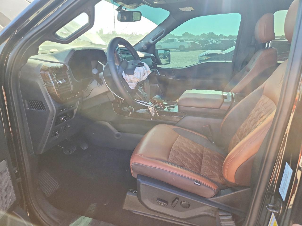 2024 FORD F150 XLT — Фото 7 из 12