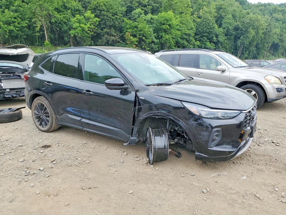 2024 FORD ESCAPE ST LINE ELITE — Фото 4 из 13