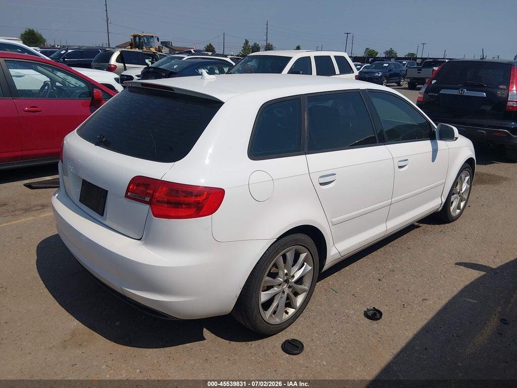 WAUBJAFM5CA013702 2012 AUDI A3 photo no. 4