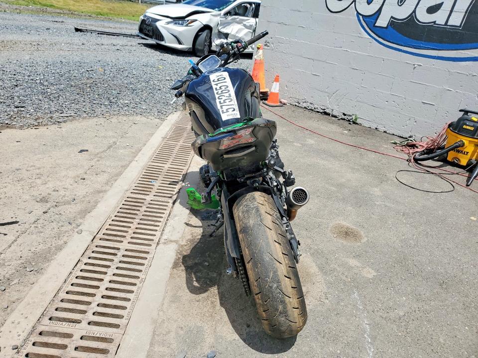 2024 KAWASAKI ZR900 M — Фото 4 из 9
