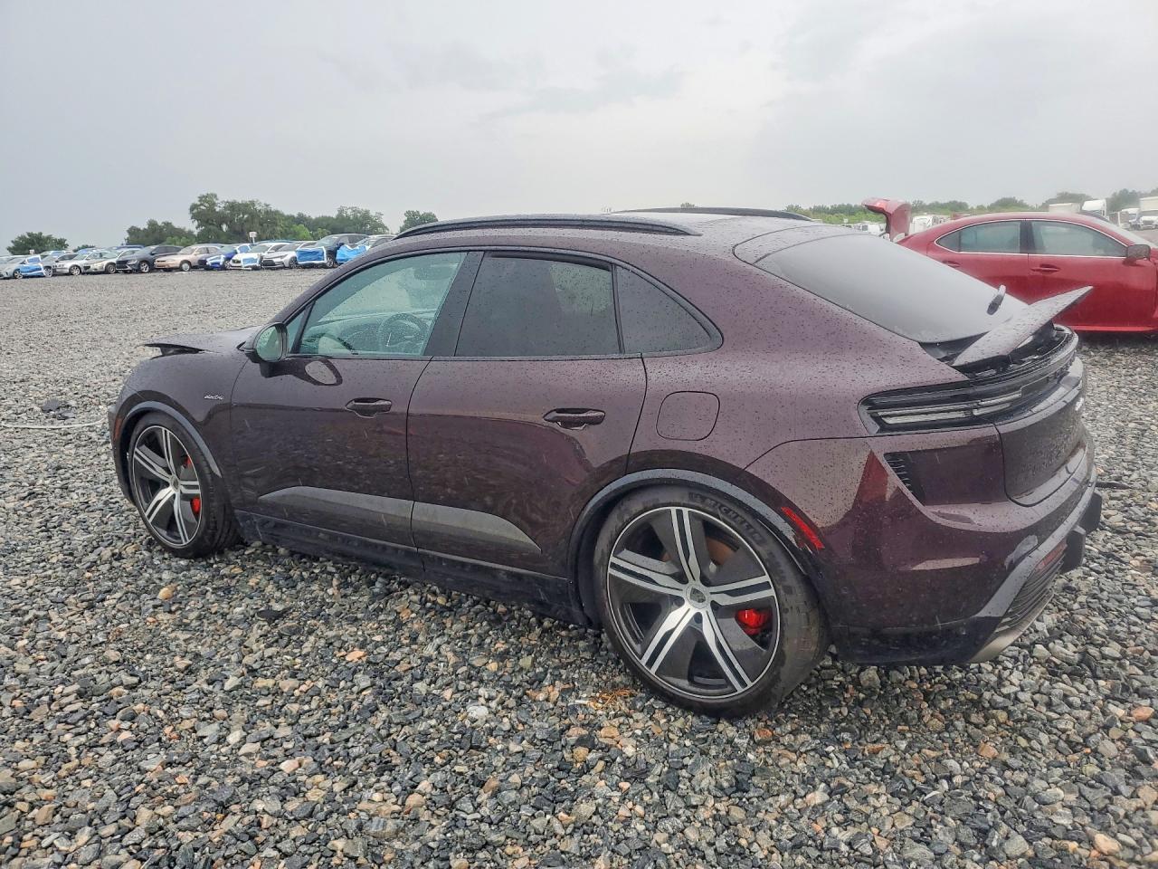 2024 PORSCHE MACAN TURBO — Фото 2 из 13