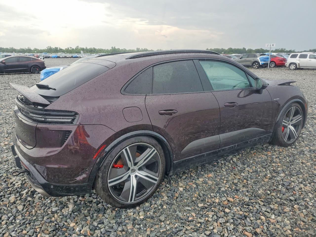 2024 PORSCHE MACAN TURBO — Фото 3 из 13