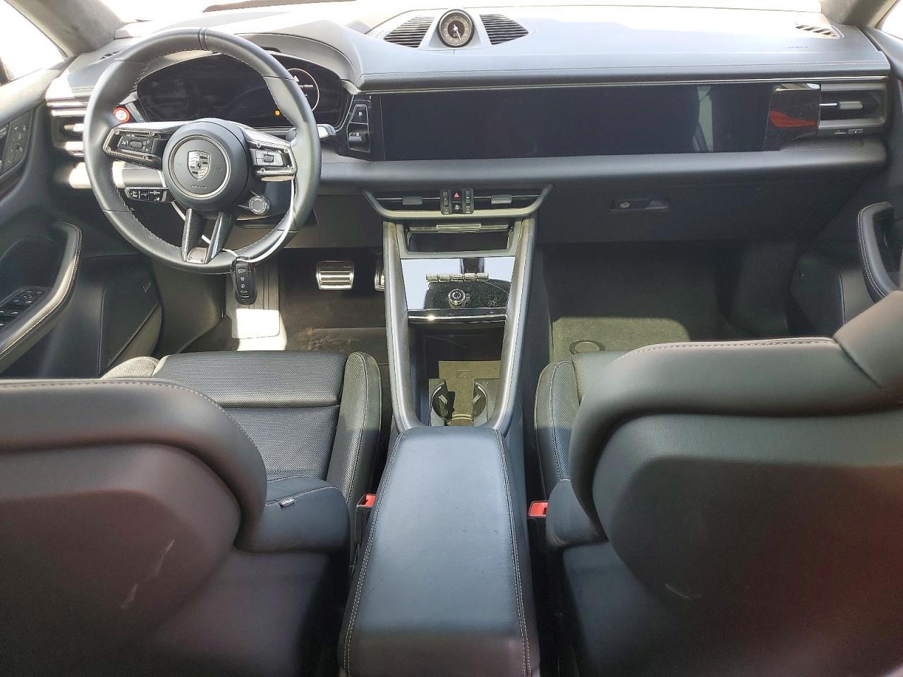 2024 PORSCHE MACAN TURBO — Фото 8 из 13