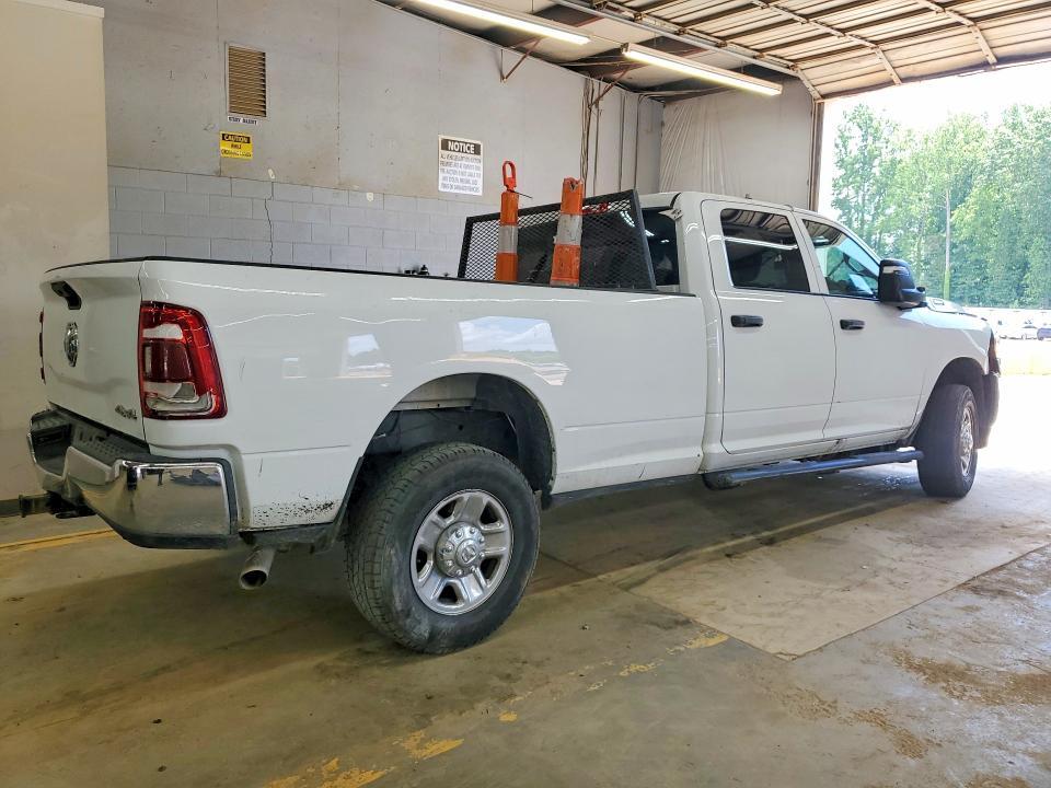 2024 RAM 3500 TRADESMAN — Фото 3 из 12