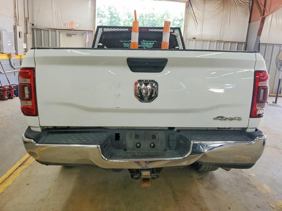 2024 RAM 3500 TRADESMAN — Фото 6 из 12