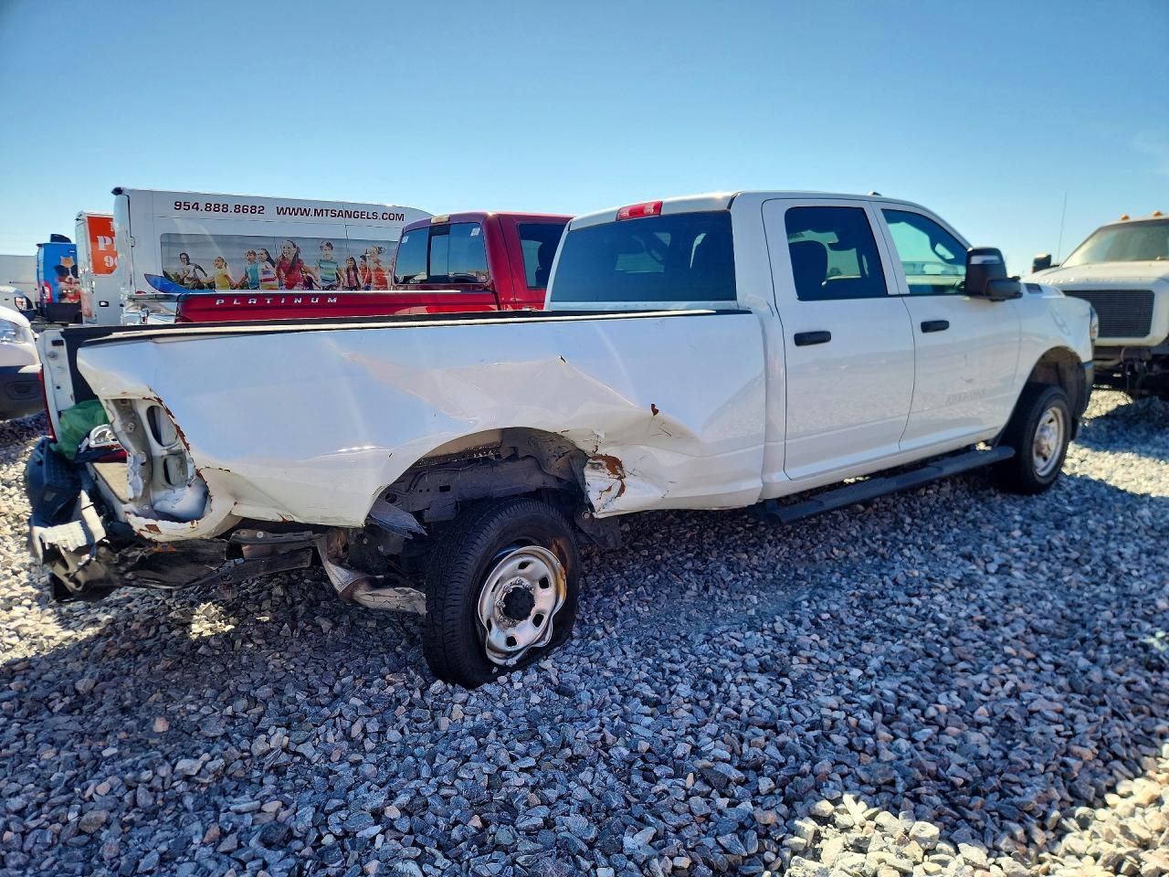 2024 RAM 2500 TRADESMAN — Фото 3 из 13