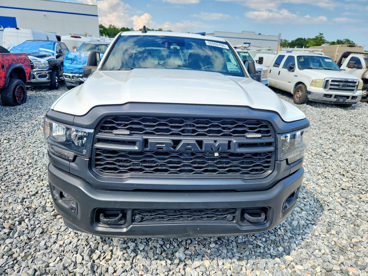 2024 RAM 2500 TRADESMAN — Фото 5 из 13