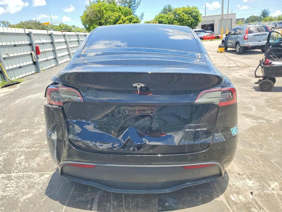 2024 TESLA MODEL Y — Фото 6 из 14