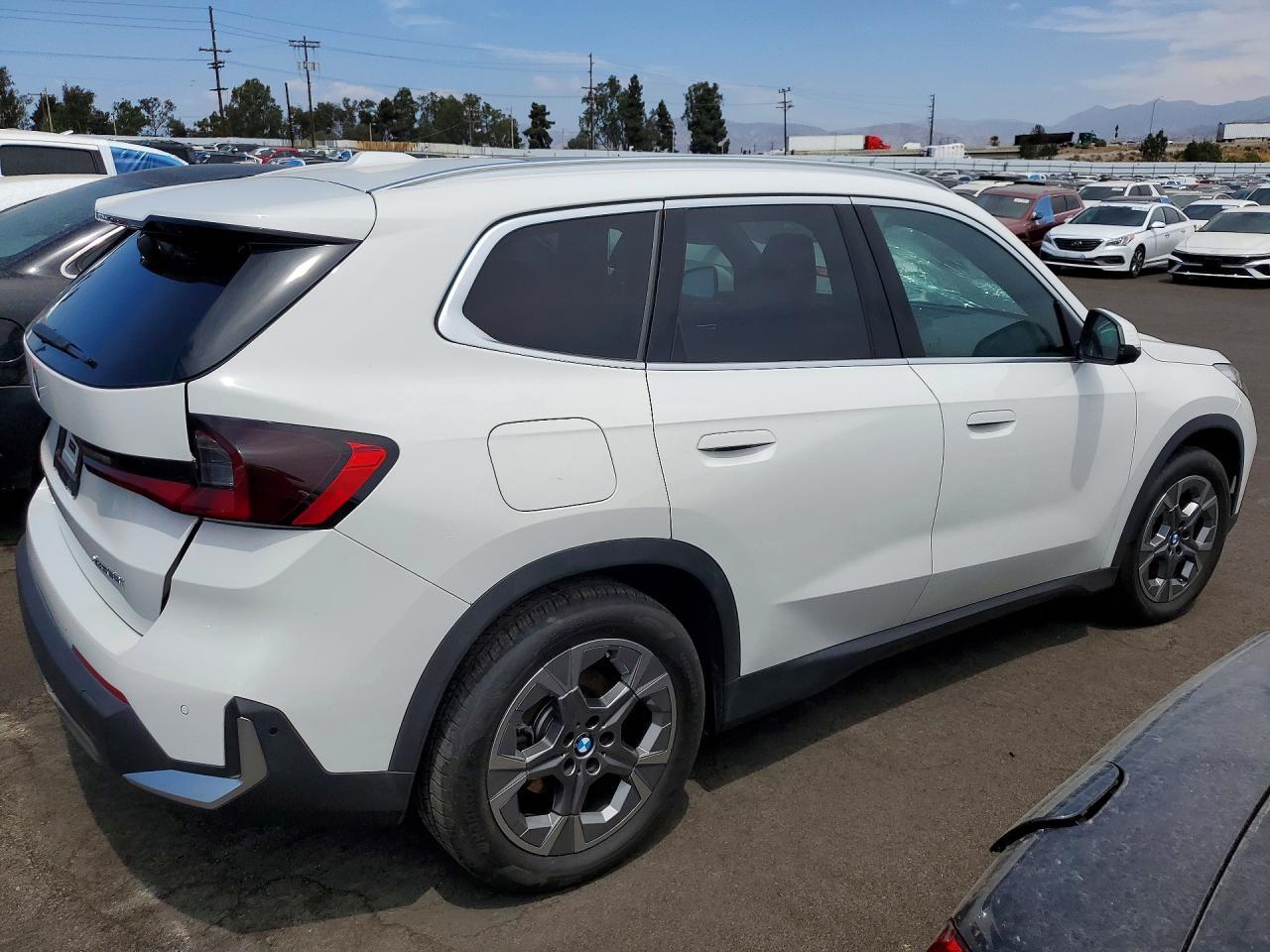 2023 BMW X1 XDRIVE28I — Фото 3 из 14
