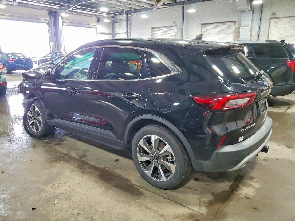 2023 FORD ESCAPE PLATINUM — Фото 2 из 12