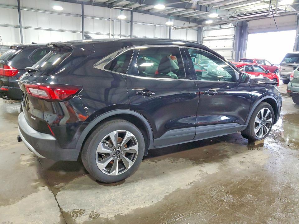 2023 FORD ESCAPE PLATINUM — Фото 3 из 12