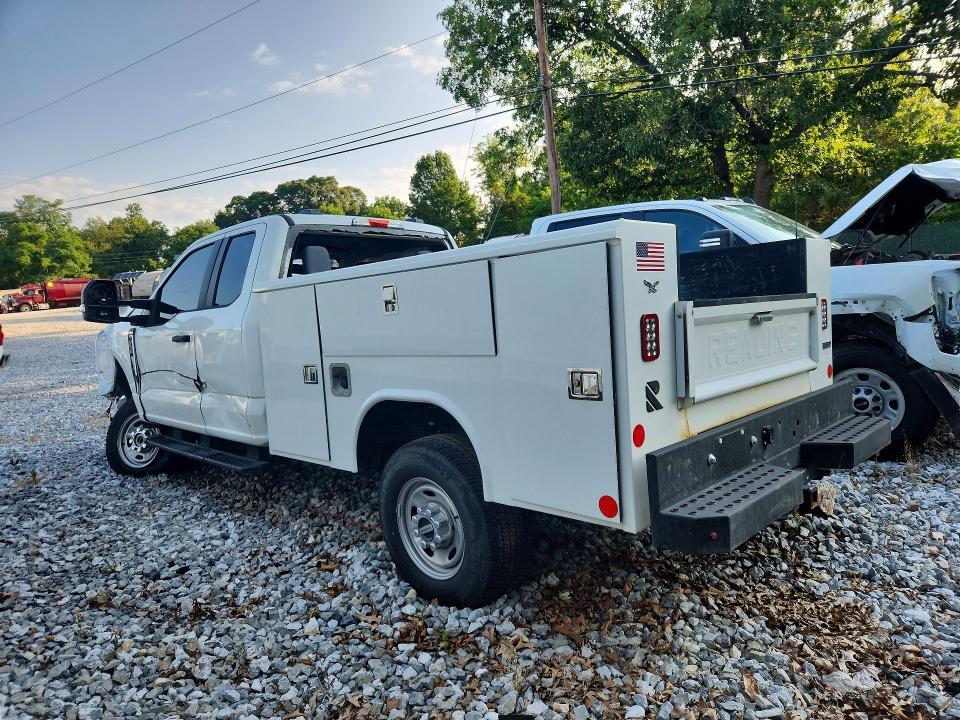 1FT8X3BA1PEC52147 2023 FORD F350 photo no. 2