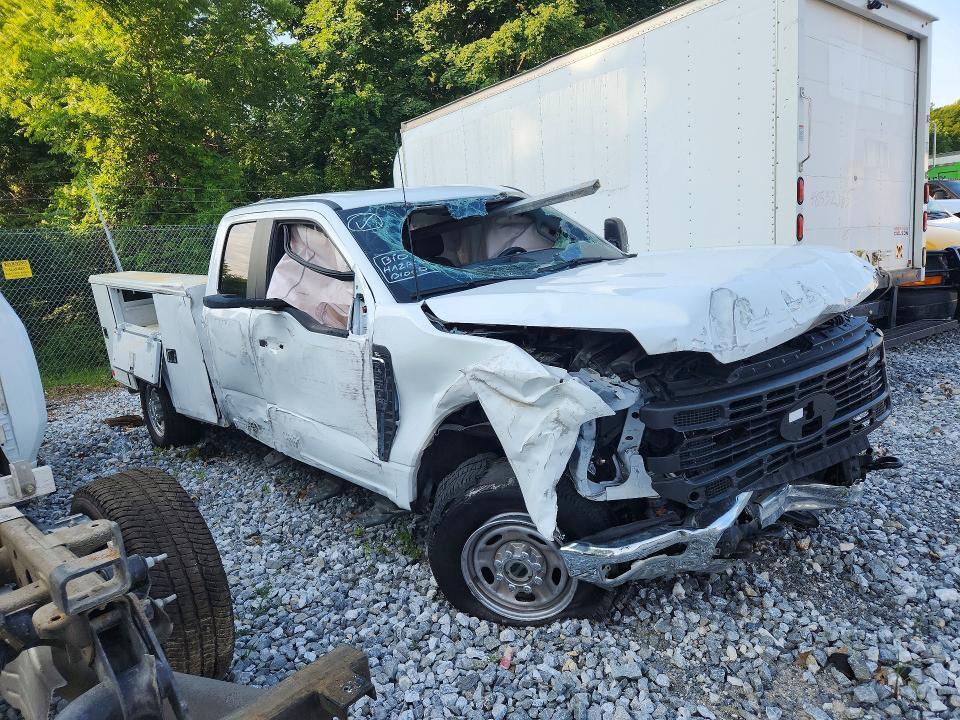 1FT8X3BA1PEC52147 2023 FORD F350 photo no. 4