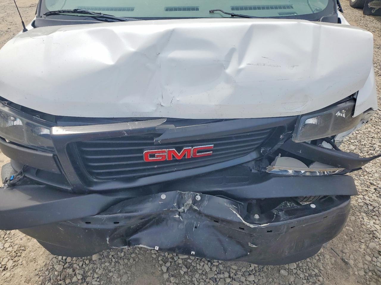 2023 GMC SAVANA G2500 — Фото 12 из 13