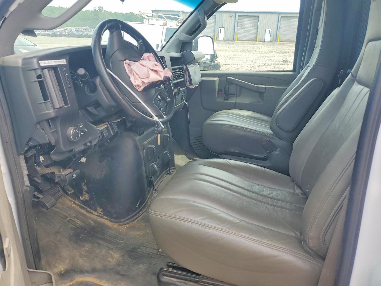 2023 GMC SAVANA G2500 — Фото 7 из 13
