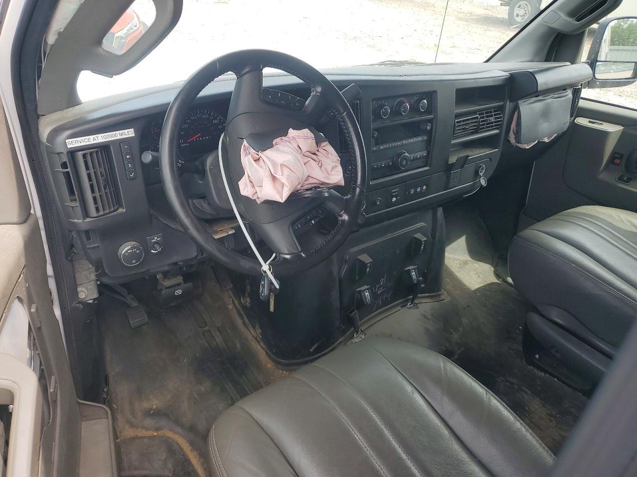 2023 GMC SAVANA G2500 — Фото 8 из 13
