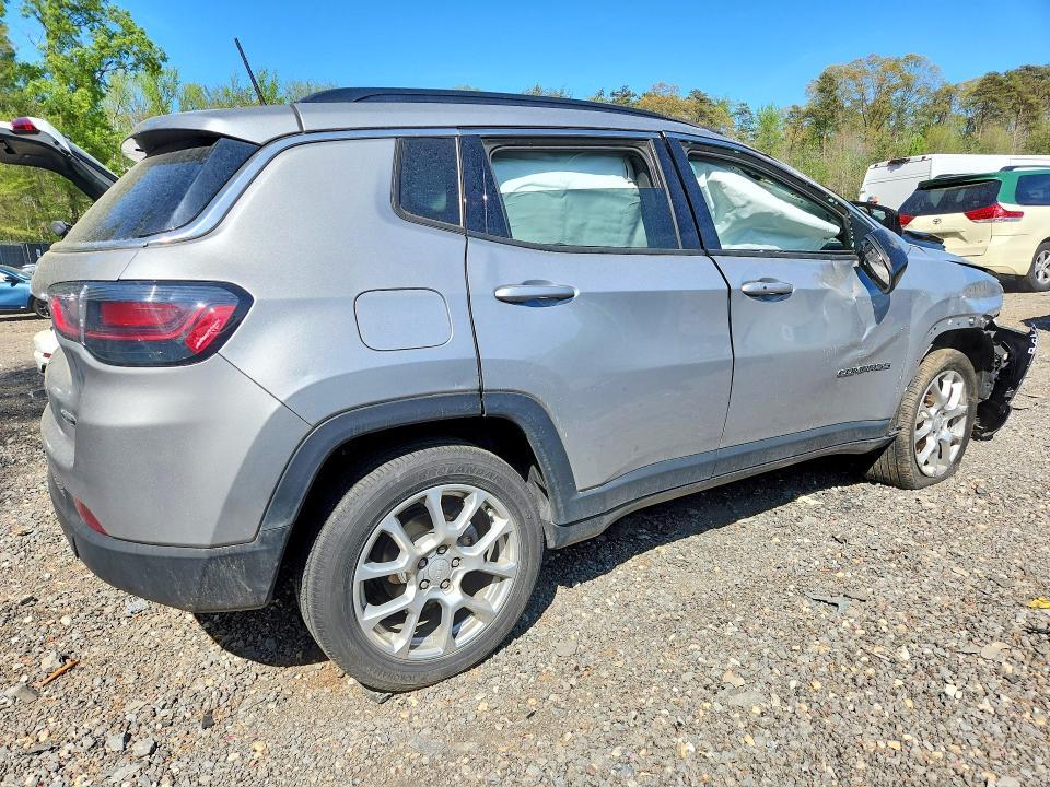 2023 JEEP COMPASS LATITUDE LUX — Фото 3 из 13