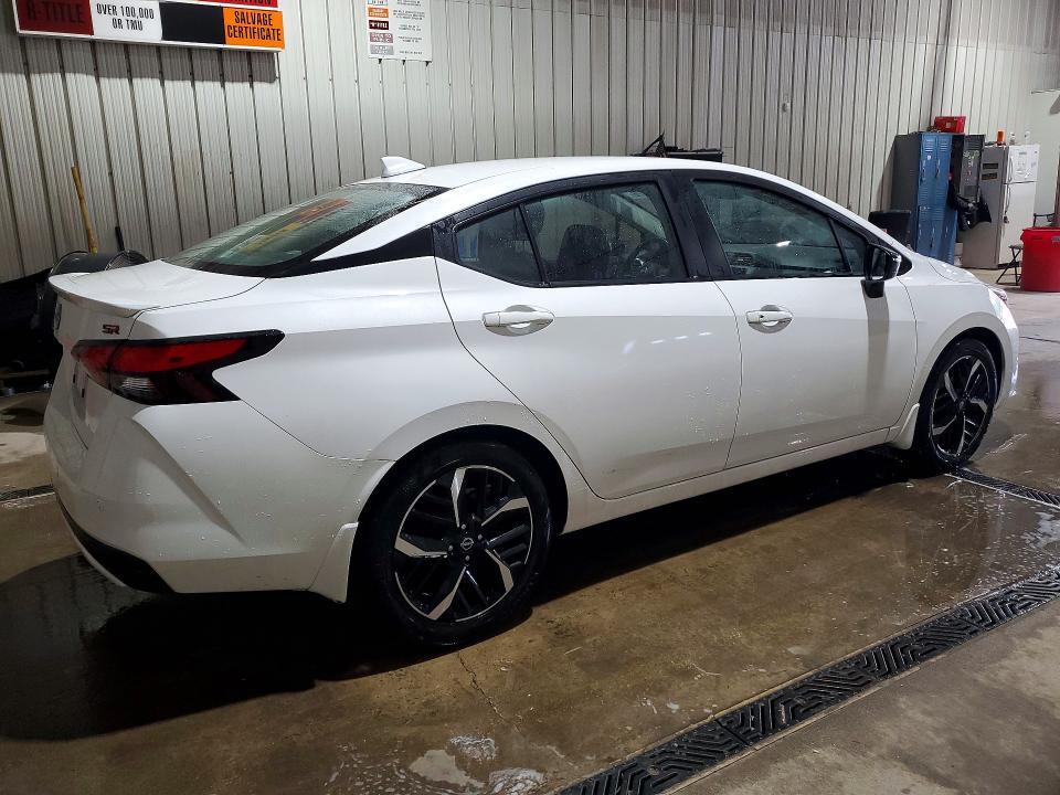 2023 NISSAN VERSA SR — Фото 3 из 13