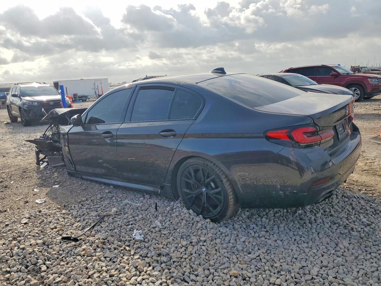 2022 BMW 540 I — Фото 2 из 13