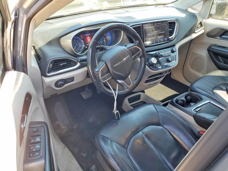 2022 CHRYSLER PACIFICA TOURING L — Фото 8 из 12