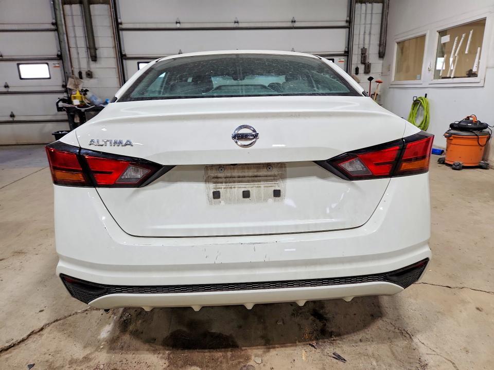 2022 NISSAN ALTIMA S — Фото 6 из 12
