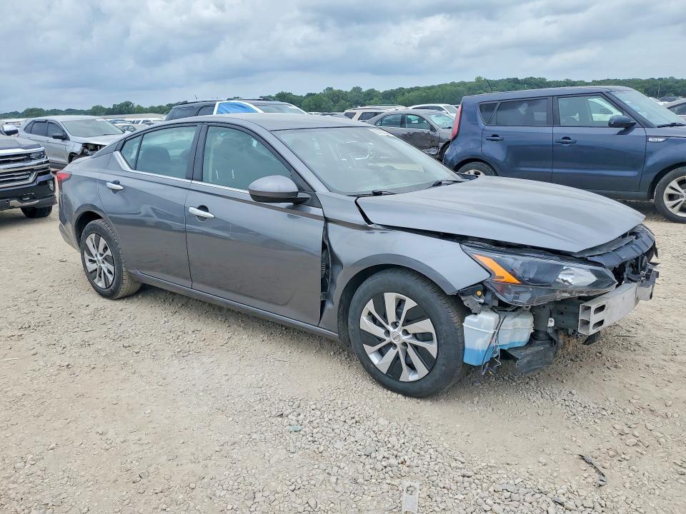 2022 NISSAN ALTIMA S — Фото 4 из 12