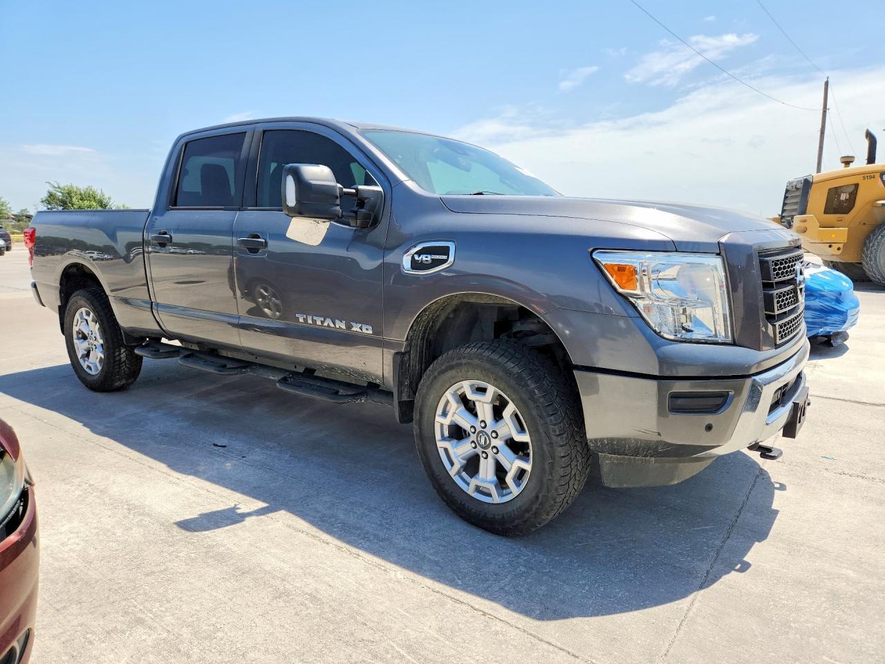 2022 NISSAN TITAN XD SV — Фото 4 из 12