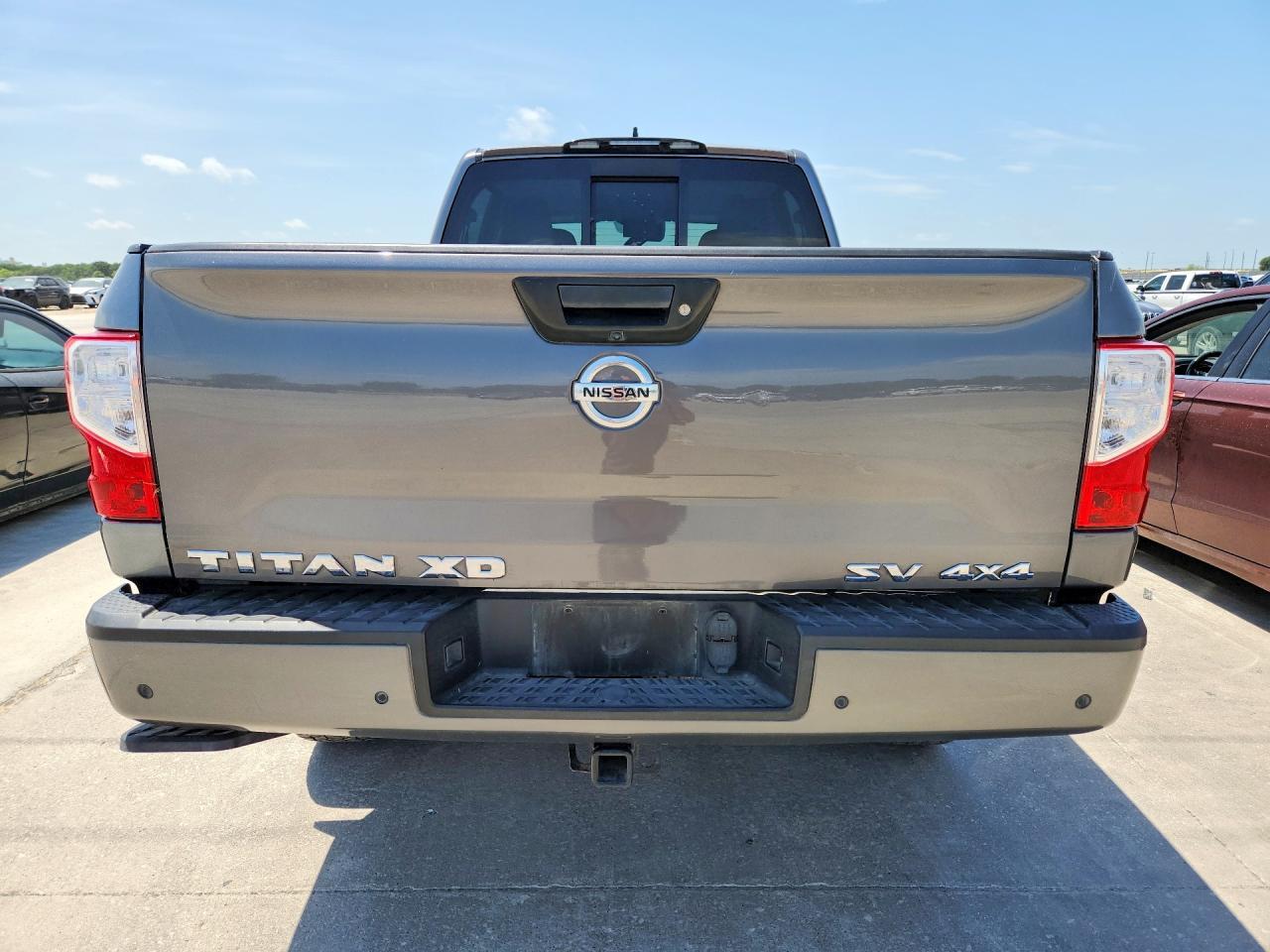 2022 NISSAN TITAN XD SV — Фото 6 из 12