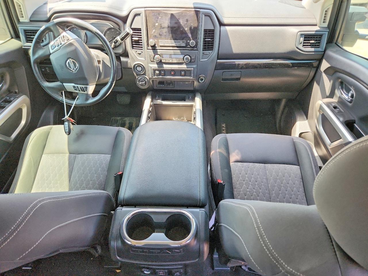 2022 NISSAN TITAN XD SV — Фото 8 из 12