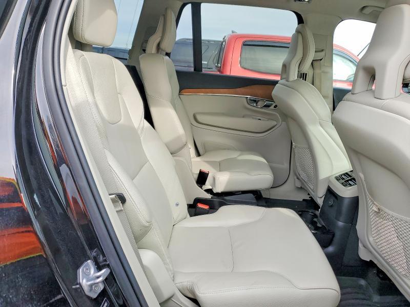 2021 VOLVO XC90 T8 RECHARGE MOMENTUM — Фото 10 из 12