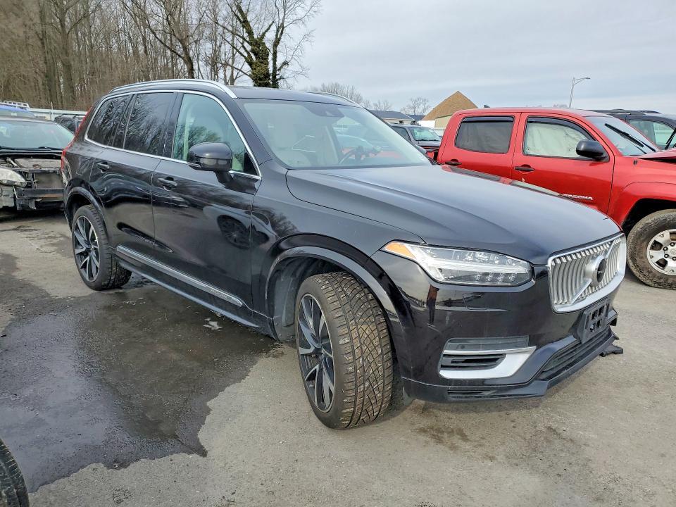 2021 VOLVO XC90 T8 RECHARGE MOMENTUM — Фото 4 из 12
