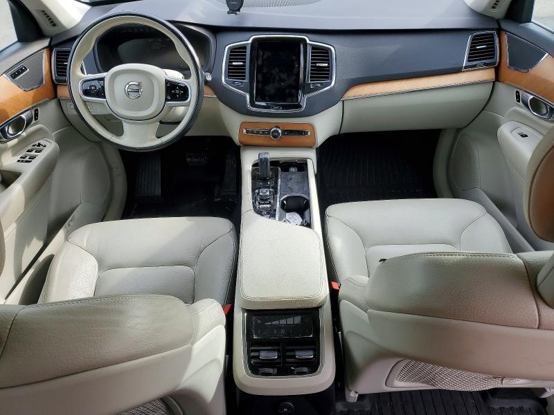2021 VOLVO XC90 T8 RECHARGE MOMENTUM — Фото 8 из 12