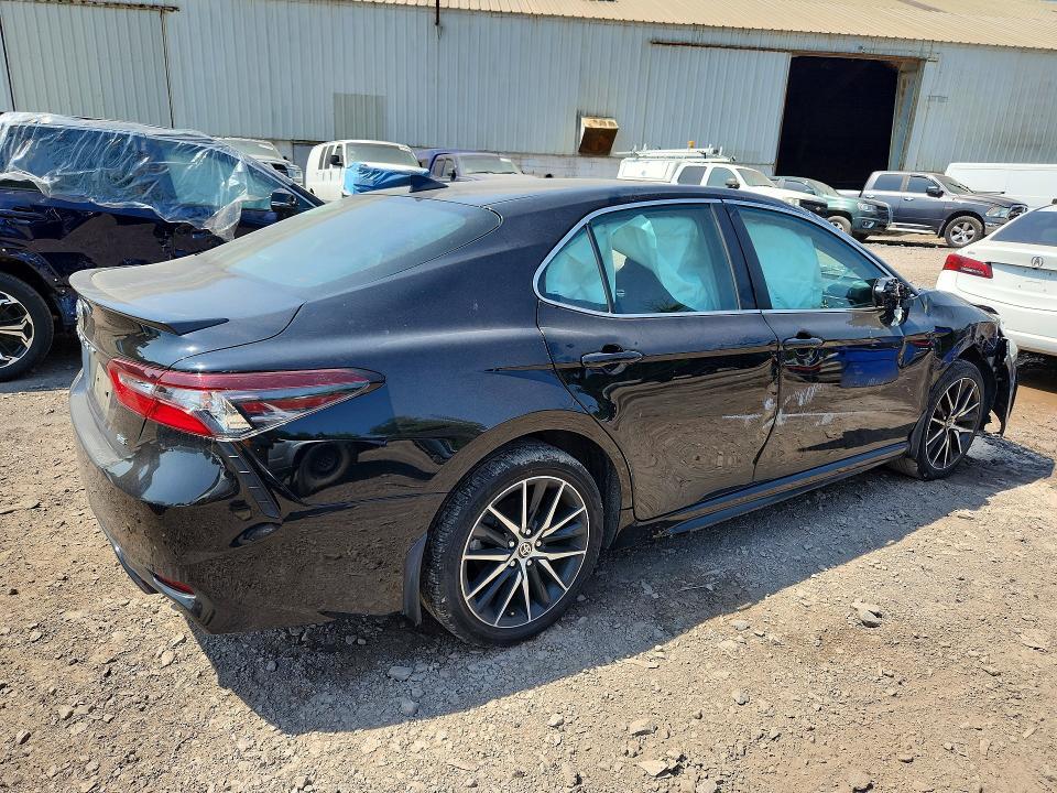2022 TOYOTA CAMRY SE — Фото 3 из 12