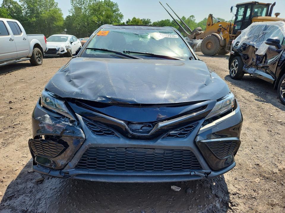 2022 TOYOTA CAMRY SE — Фото 5 из 12