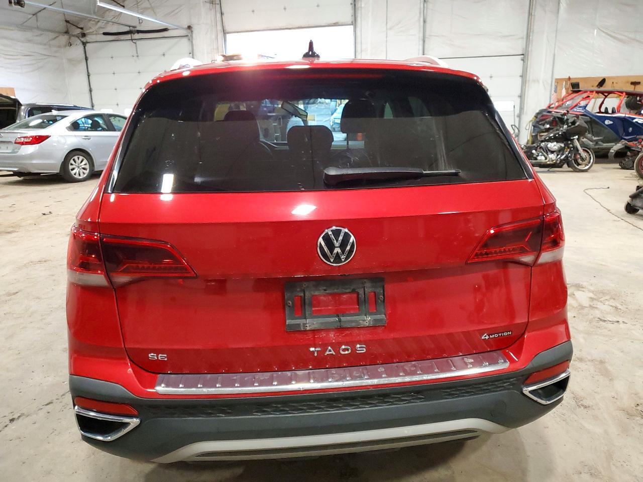 2022 VOLKSWAGEN TAOS SE — Фото 6 из 14